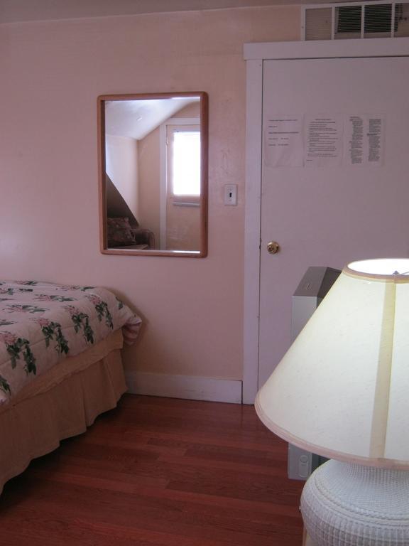 Kelowna Okanagan Lake Hostel Værelse billede