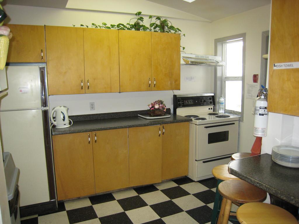 Kelowna Okanagan Lake Hostel Eksteriør billede