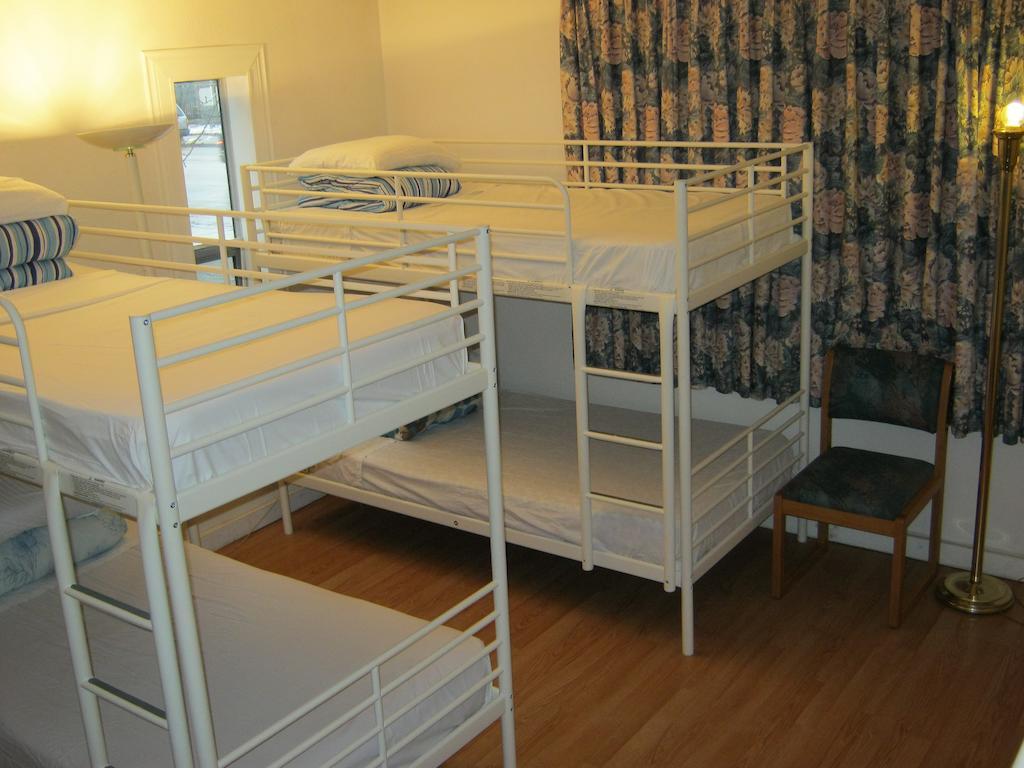 Kelowna Okanagan Lake Hostel Værelse billede