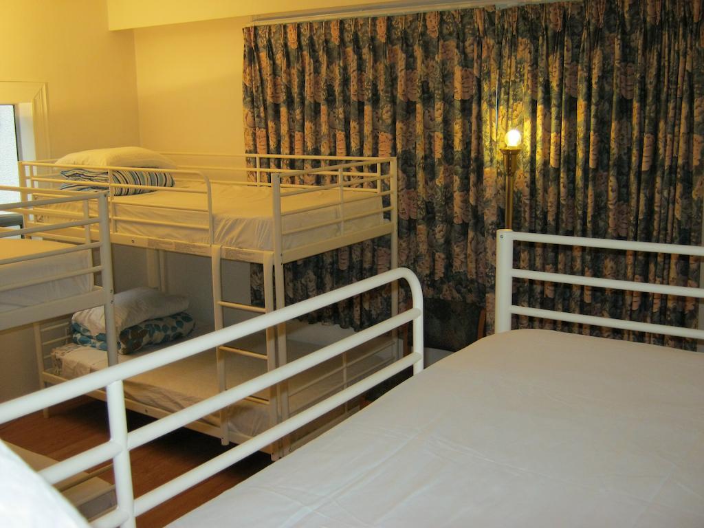 Kelowna Okanagan Lake Hostel Værelse billede