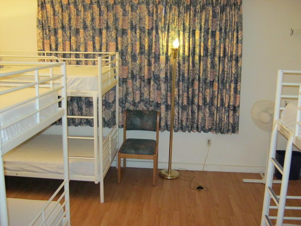 Kelowna Okanagan Lake Hostel Værelse billede