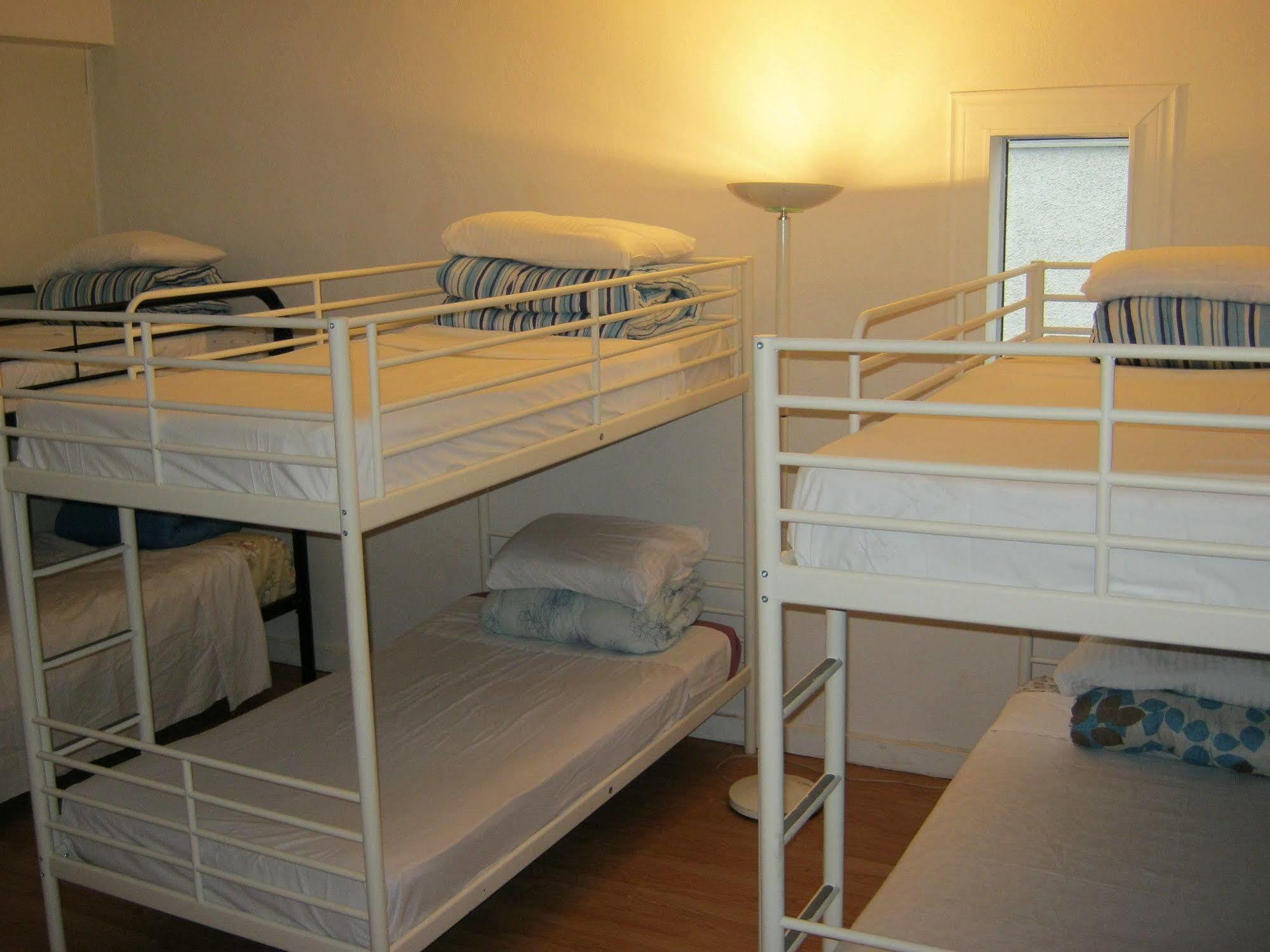Kelowna Okanagan Lake Hostel Eksteriør billede