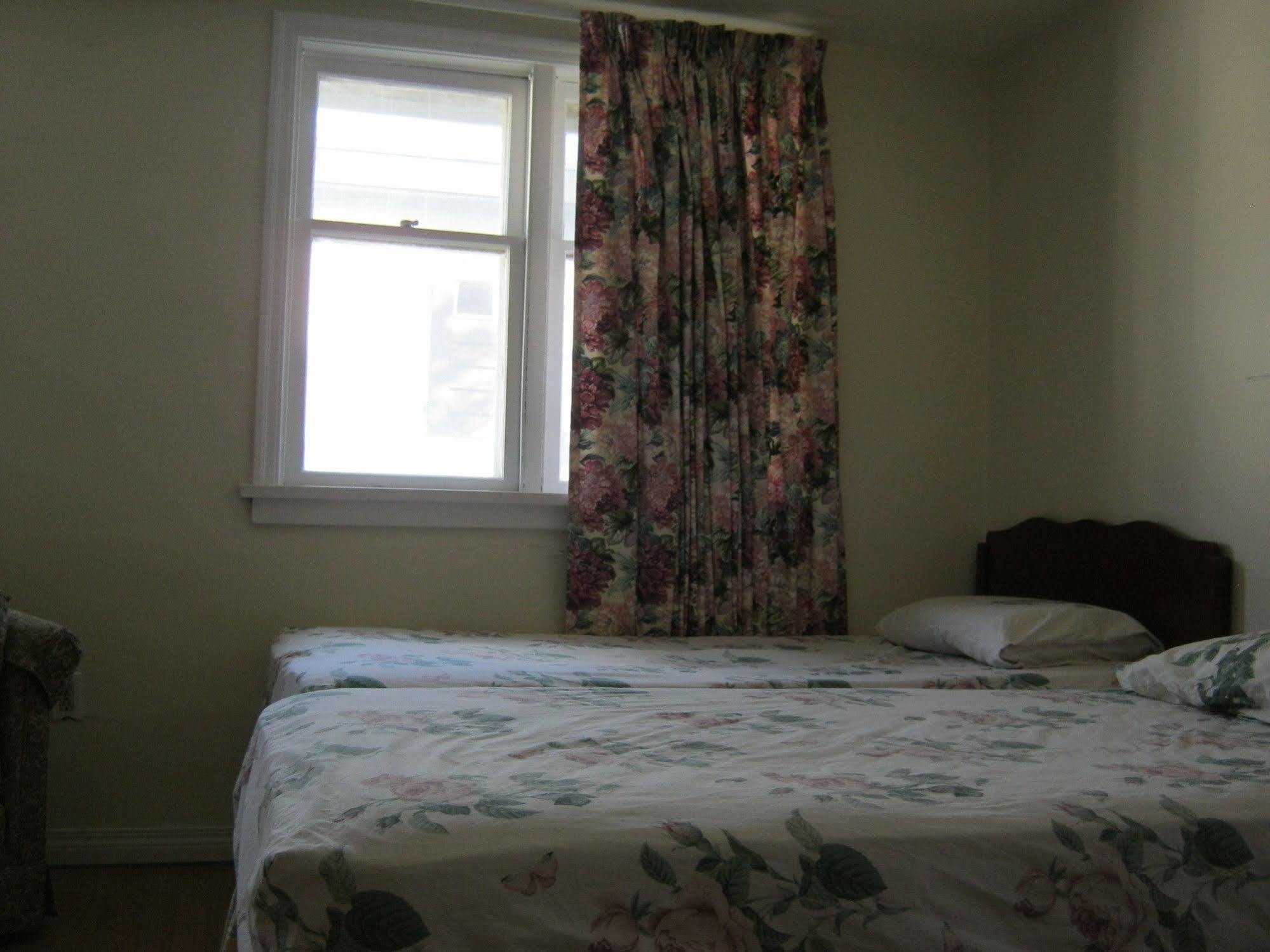 Kelowna Okanagan Lake Hostel Eksteriør billede